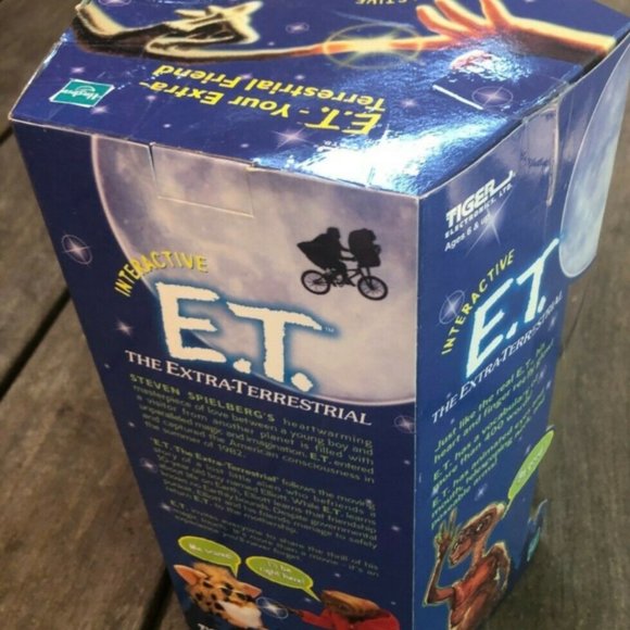 ET INTERACTIVE 9" TALKING E.T. THE EXTRA TERRESTRIAL DOLL TIGER ELECTRONICS. NIB - Picture 3 of 4